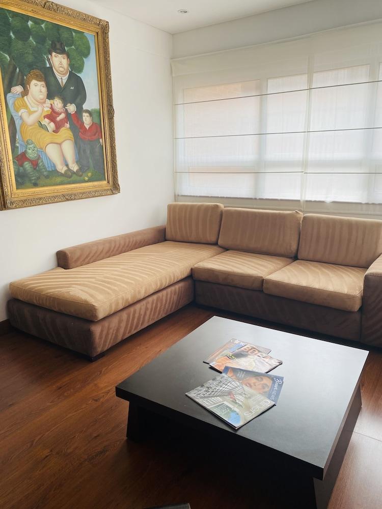 Hotel Retiro 84 By Mij Bogotá Eksteriør billede