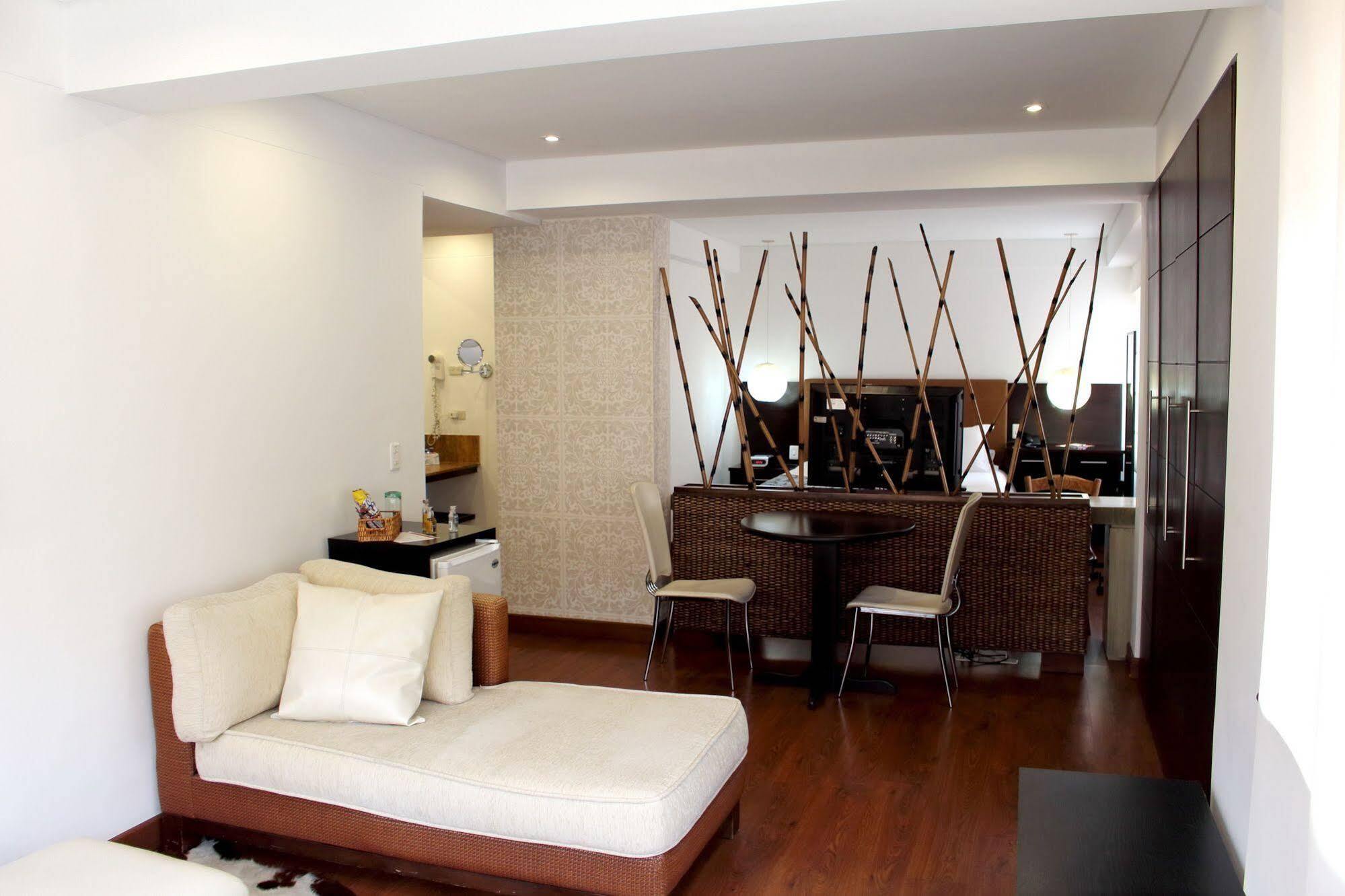 Hotel Retiro 84 By Mij Bogotá Eksteriør billede